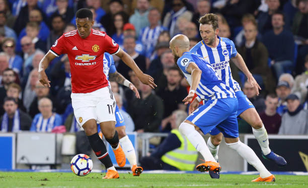 在采访中透 在采访中透